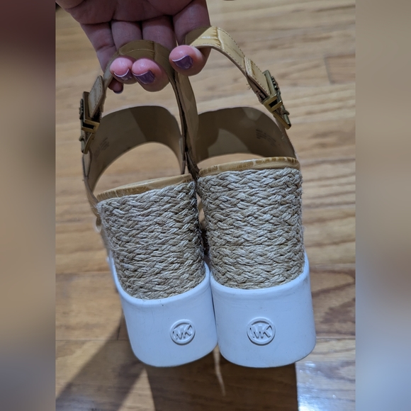 Michael Kors - Rhett Crocodile embossed leather wedge sandals - Picture 4 of 6